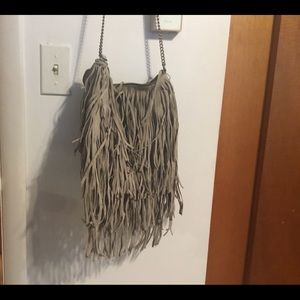 Women’s shoulder bag with fringes.
